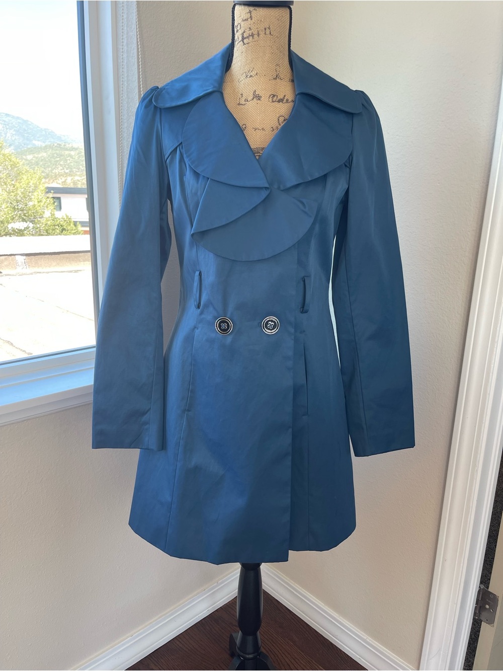 Gorgeous Blue Double-Breasted Ruffle Collar Trench Coat